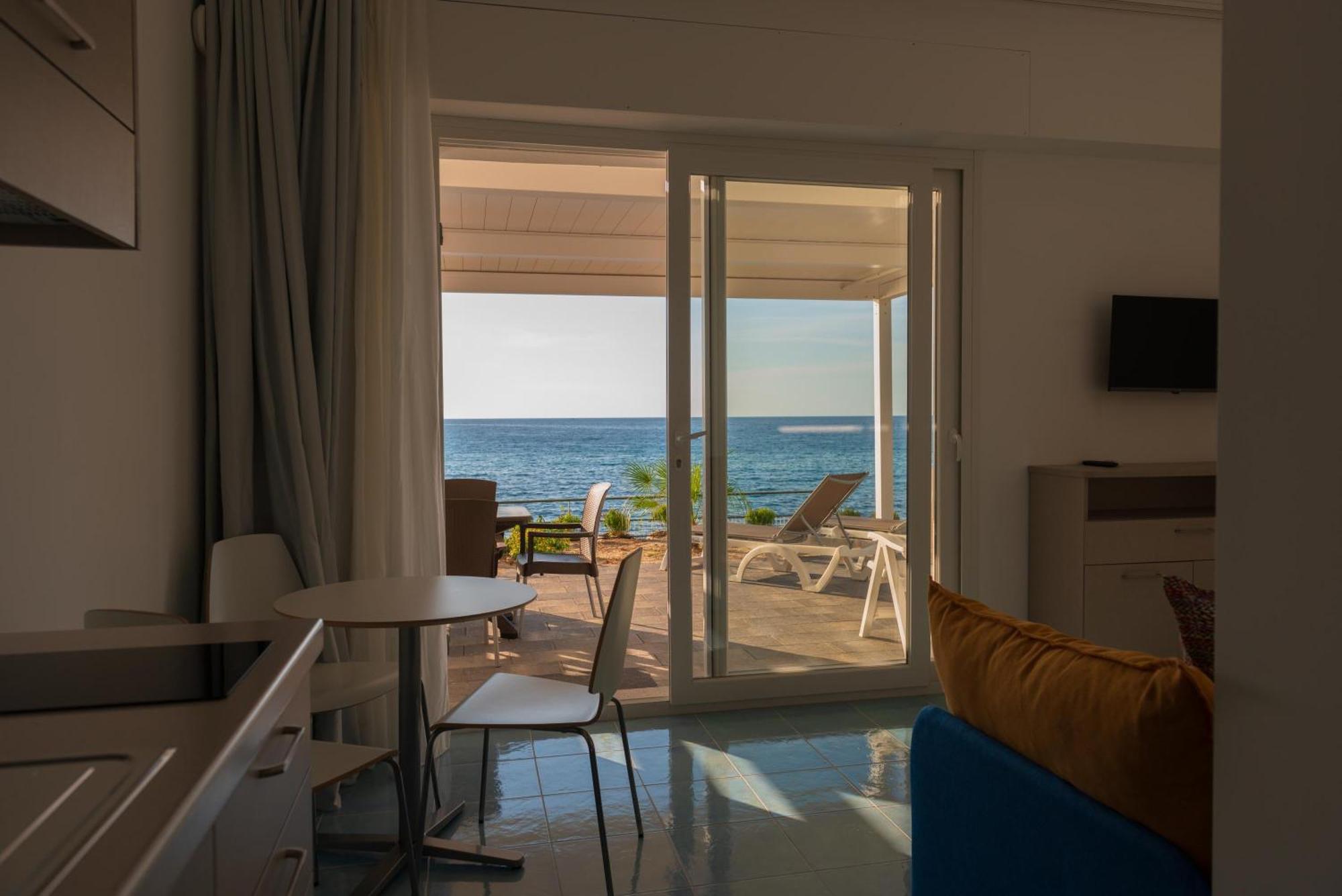 Residence Pietre Bianche Aparthotel Pizzo  Buitenkant foto