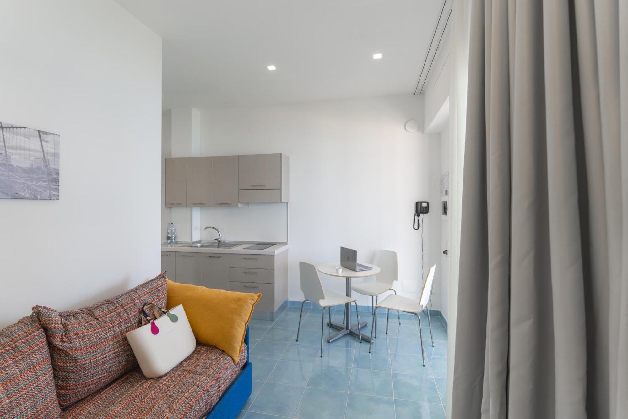 Residence Pietre Bianche Aparthotel Pizzo  Buitenkant foto
