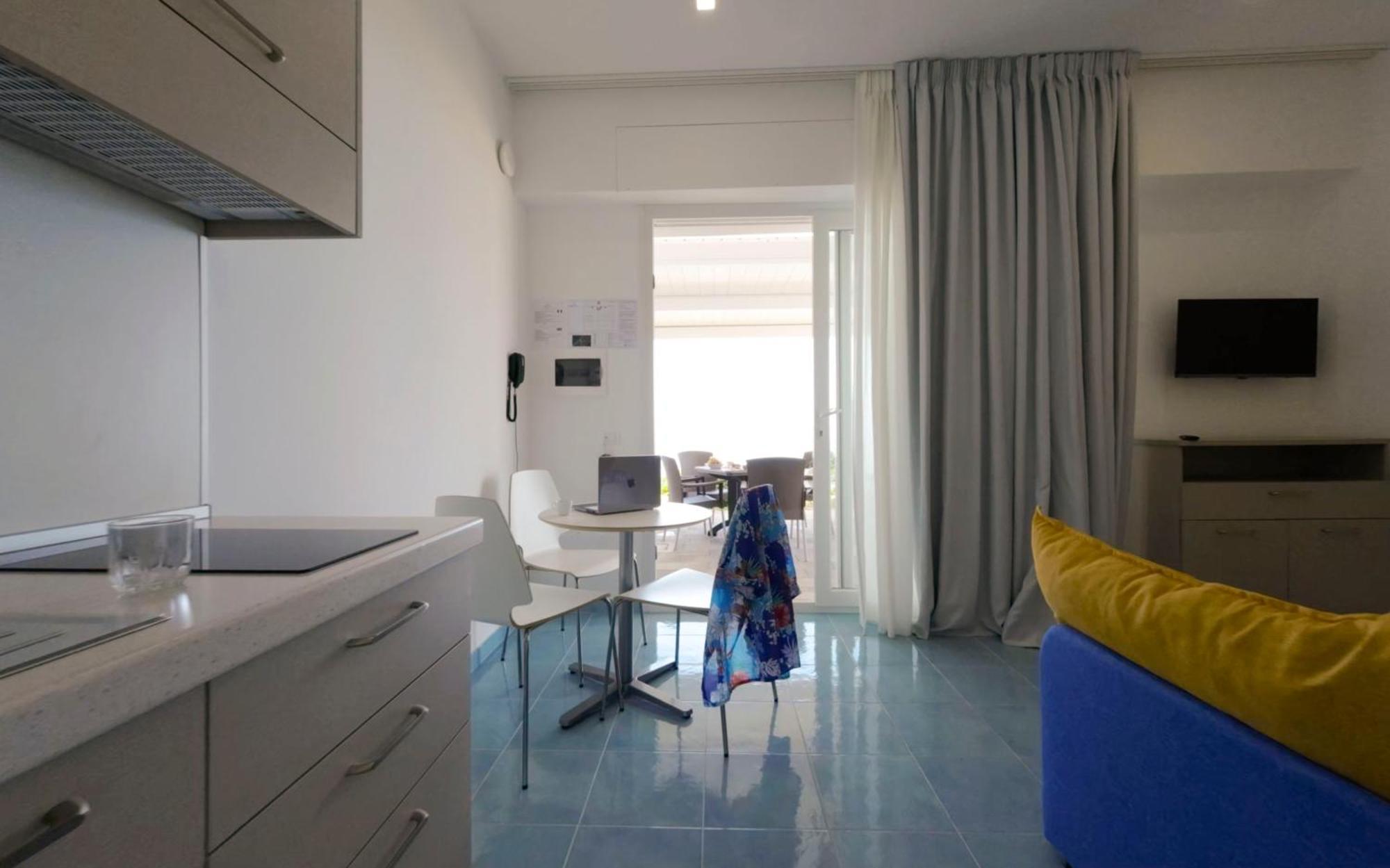 Residence Pietre Bianche Aparthotel Pizzo  Buitenkant foto